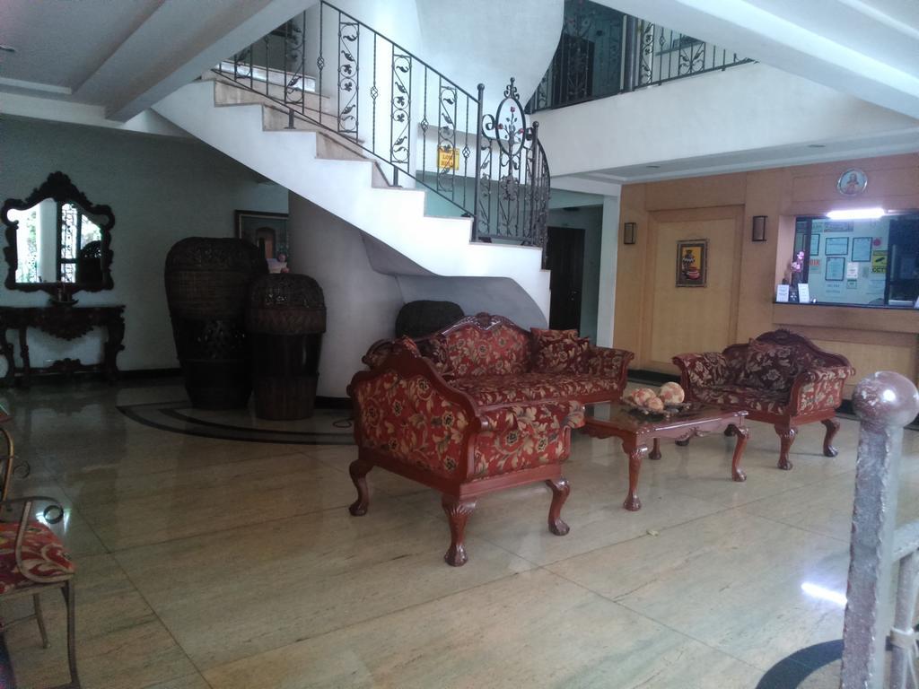 Casa Nicarosa Hotel And Residences Manila Esterno foto