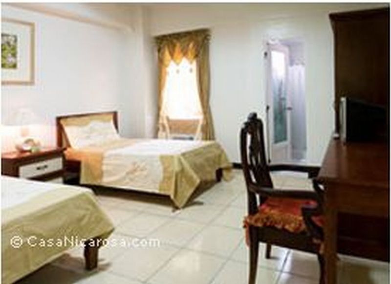 Casa Nicarosa Hotel And Residences Manila Esterno foto