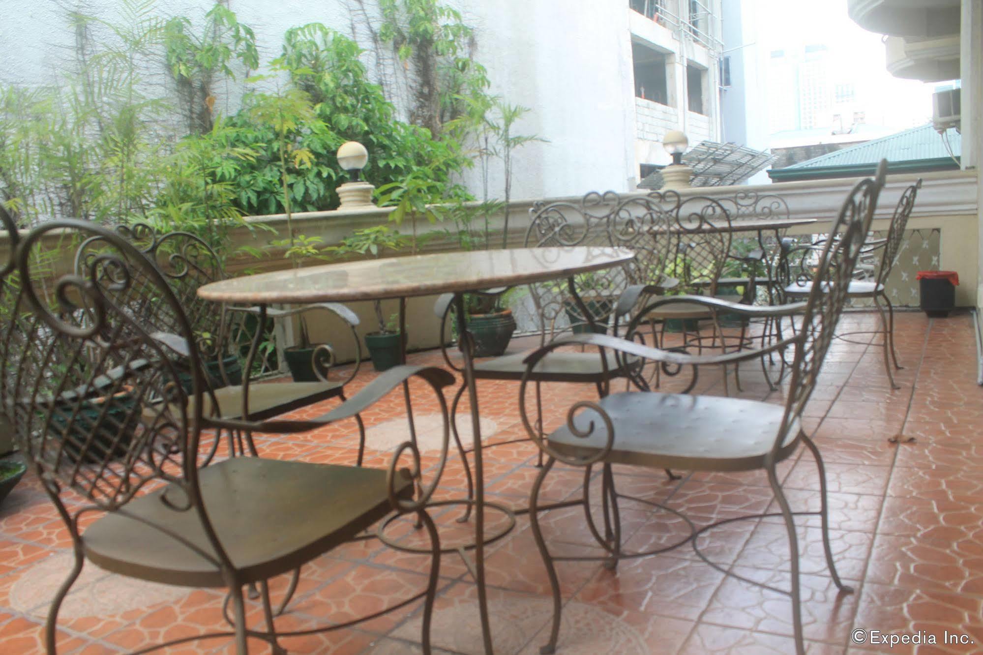Casa Nicarosa Hotel And Residences Manila Esterno foto